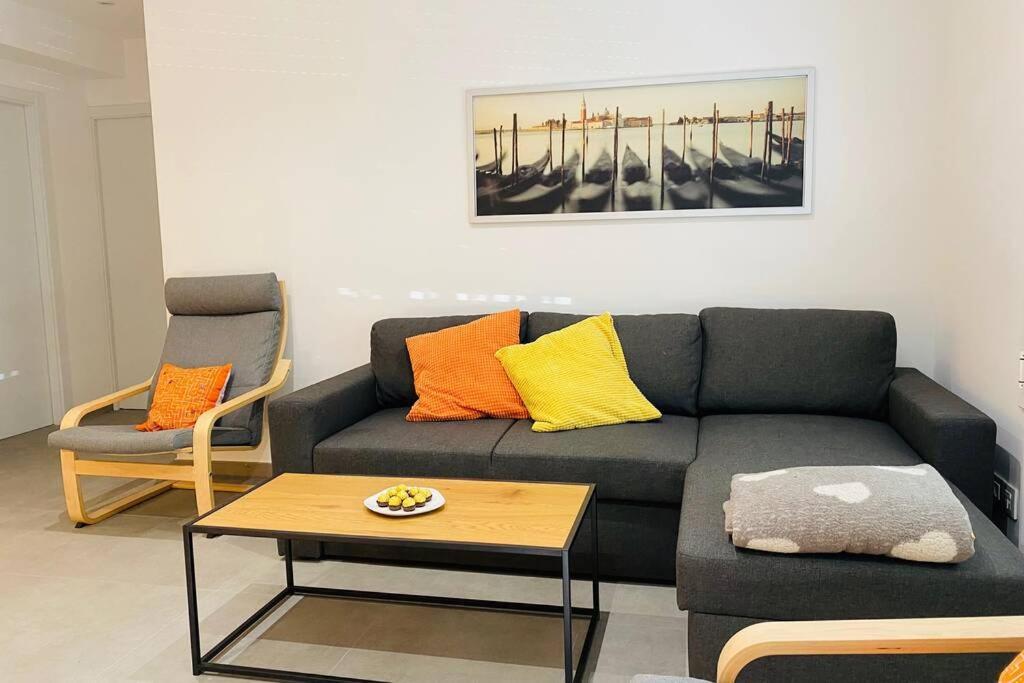 70 M2, Apartamento Cerca De La Playa, Apto Minusvalidos. Roses Kültér fotó