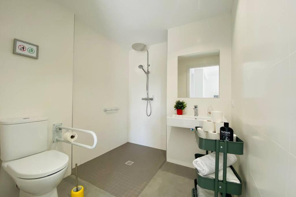 70 M2, Apartamento Cerca De La Playa, Apto Minusvalidos. Roses Kültér fotó